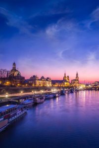Ein verlängertes Wochenende Kultur: Dresden gehört zu den beliebtesten Städtereisezielen in Deutschland. Foto: djd/www.kurzurlaub.de/mfoxb - Fotolia